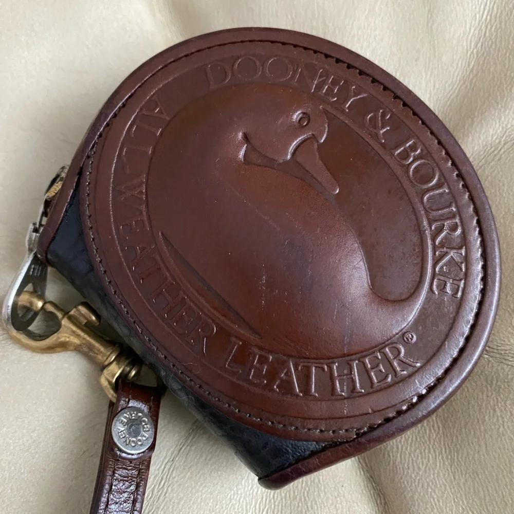 Vintage Dooney & Bourke Big Duck Circle Zip Coin Wallet AWL Leather - Picture 3 of 13